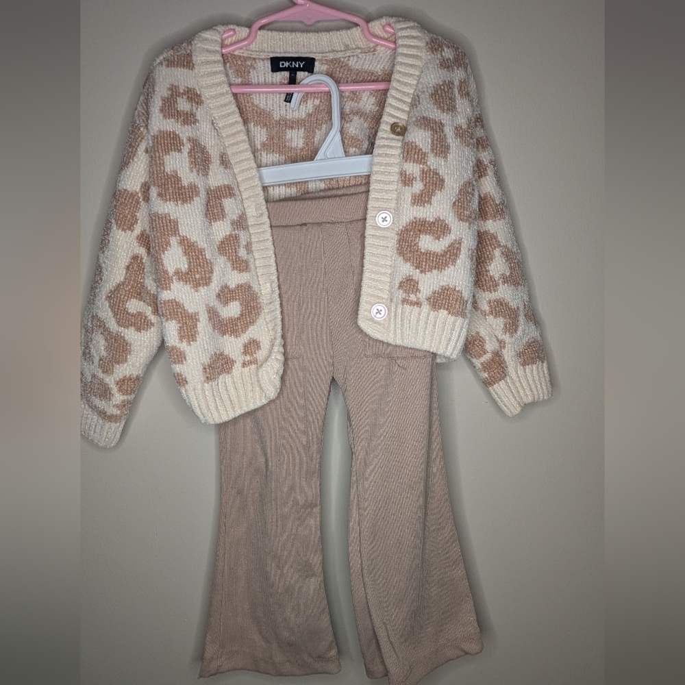 DKNY Toddler Cream and Tan Knit Winter Set